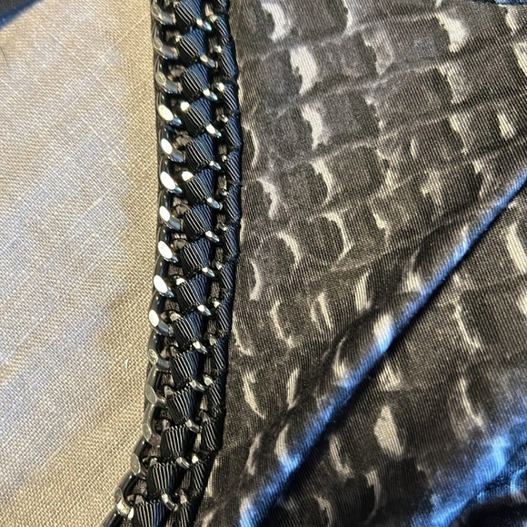 GUESS Sz M tank top - Picture 3 of 5